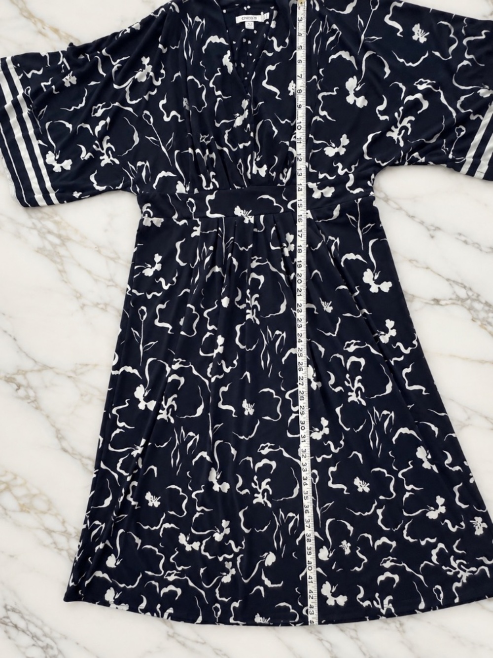 CHICO'S Kimono Inspired Pleated Jersey Midi Dress Blue & White Size 1, Medium - Picture 9 of 9
